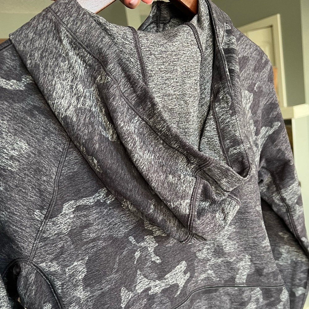Lululemon Sweater - Picture 4 of 6